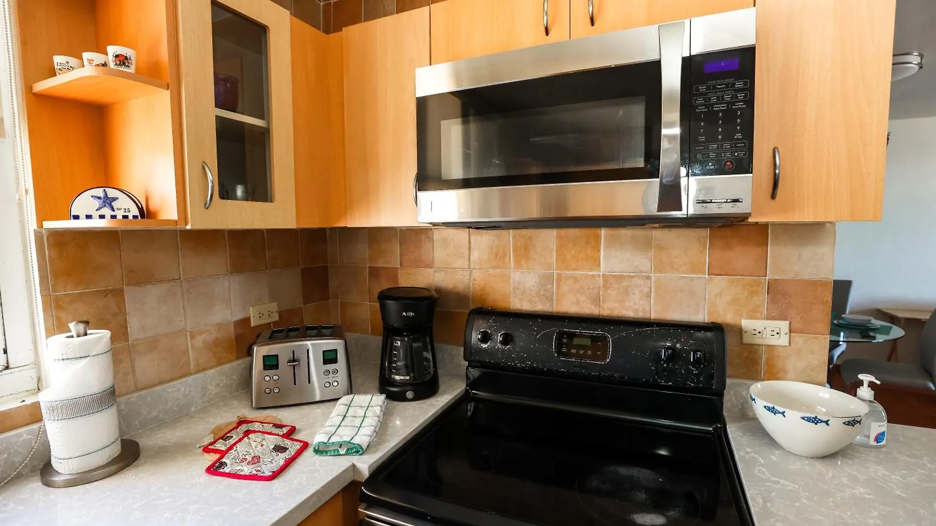 Fajardo Coastal Gem With Pool Access Apartment