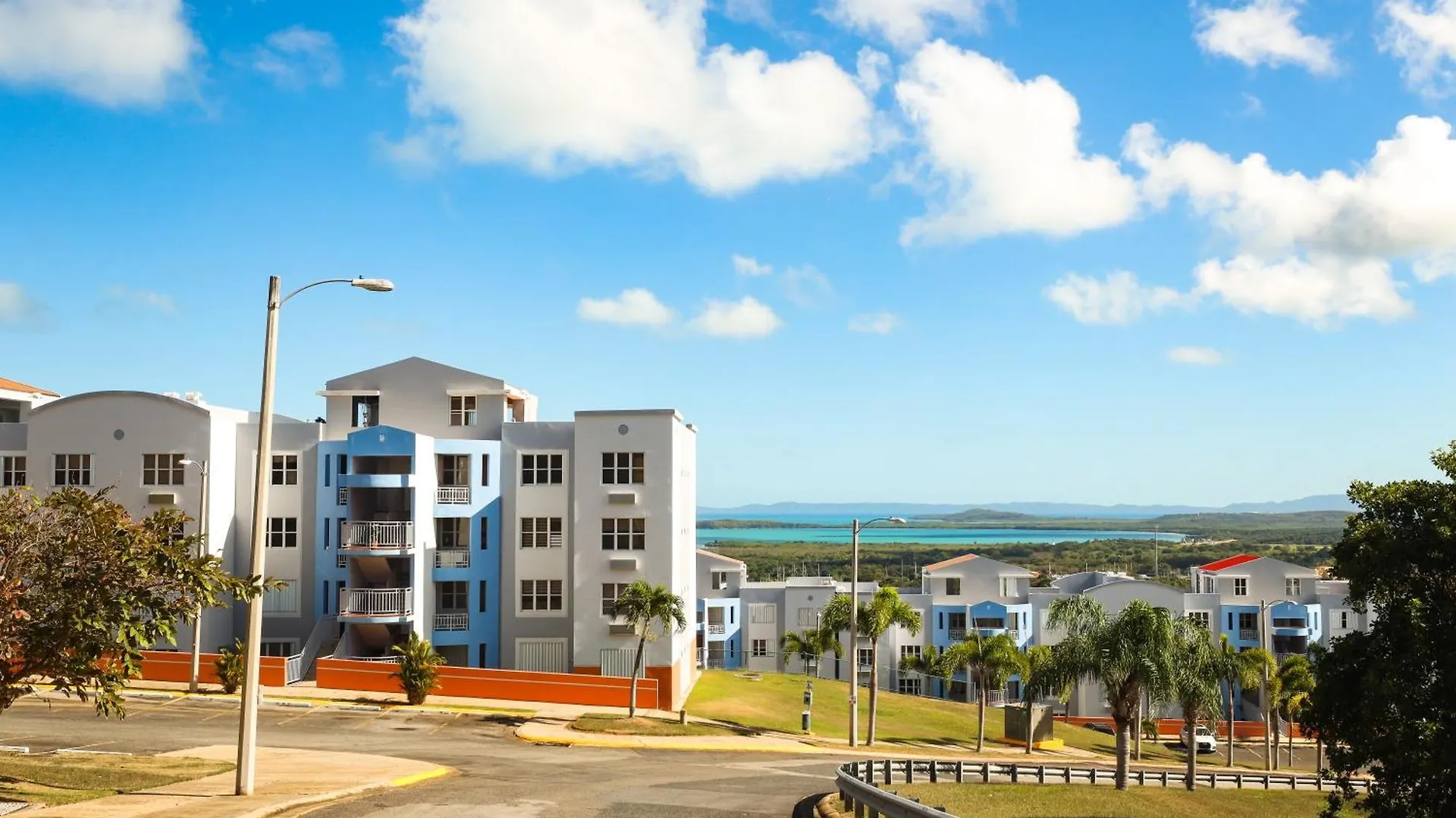 Fajardo Coastal Gem With Pool Access Apartment